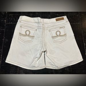 Seven7 - white stretch denim jean shorts women’s size 16